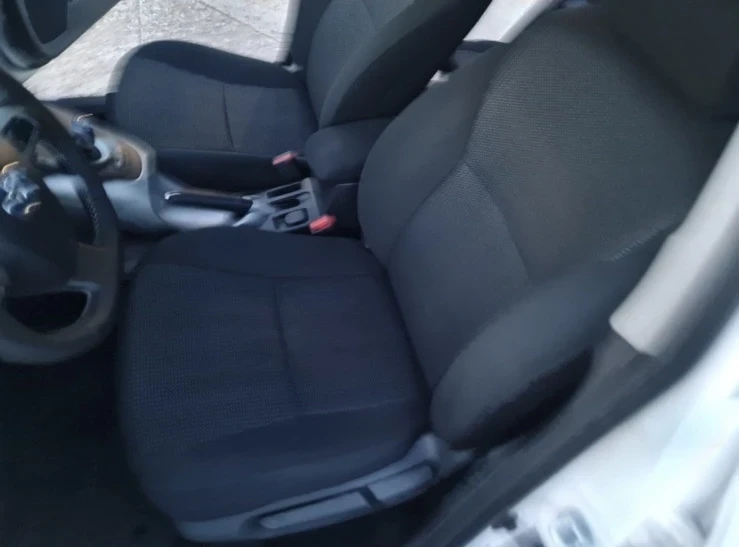 Toyota Auris Хибрид, снимка 8 - Автомобили и джипове - 54779606