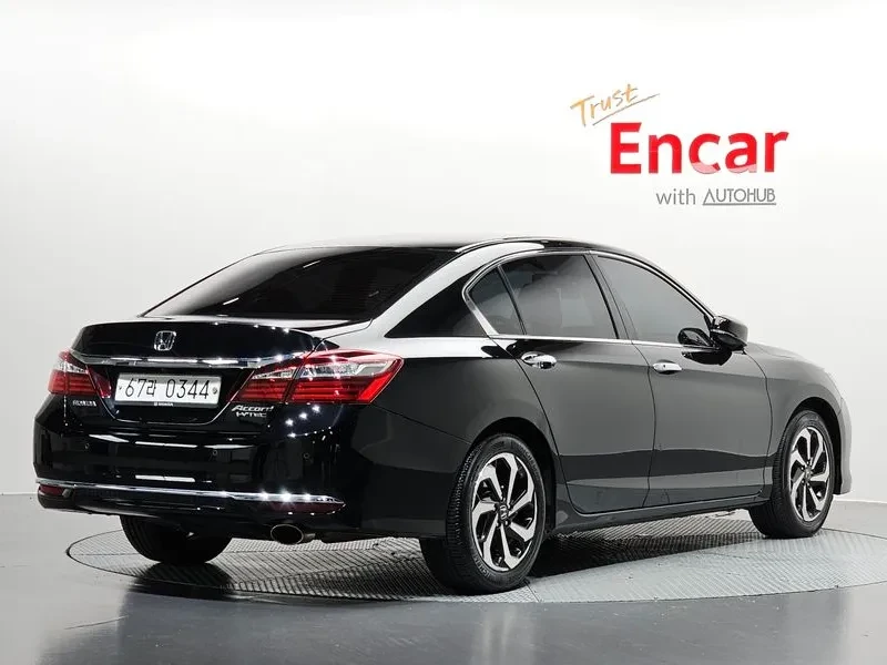 Honda Accord  2.4 9Th Generation, снимка 2 - Автомобили и джипове - 56699360