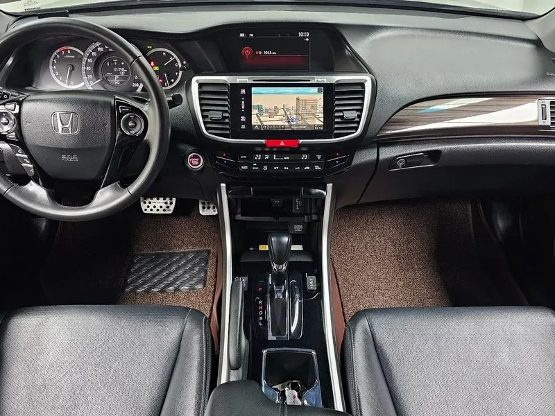 Honda Accord  2.4 9Th Generation, снимка 7 - Автомобили и джипове - 56699360