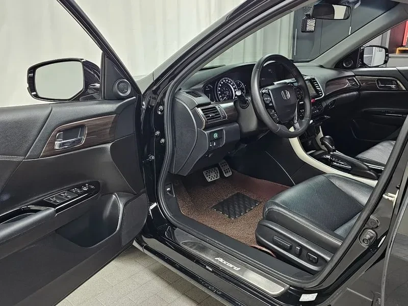 Honda Accord  2.4 9Th Generation, снимка 10 - Автомобили и джипове - 56699360