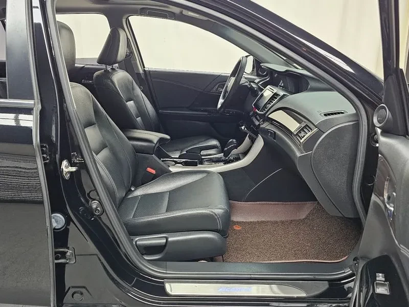 Honda Accord  2.4 9Th Generation, снимка 11 - Автомобили и джипове - 56699360
