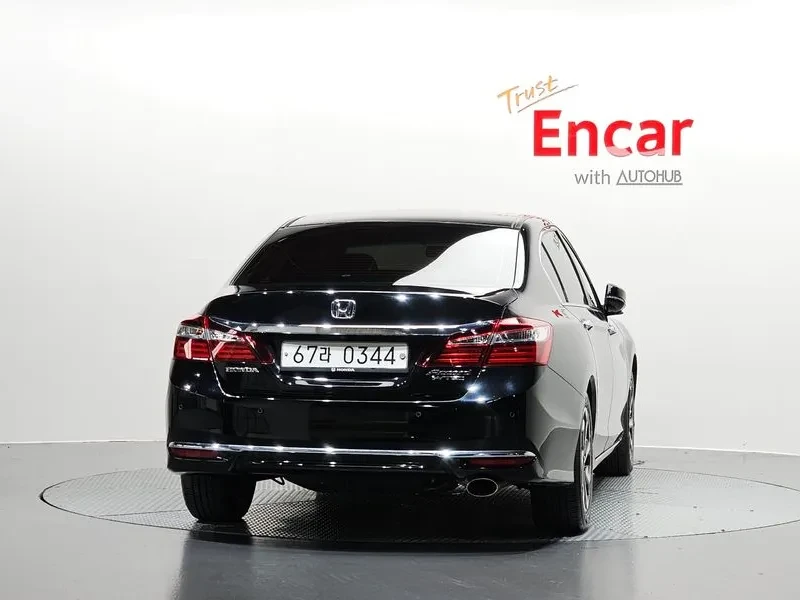 Honda Accord  2.4 9Th Generation, снимка 4 - Автомобили и джипове - 56699360