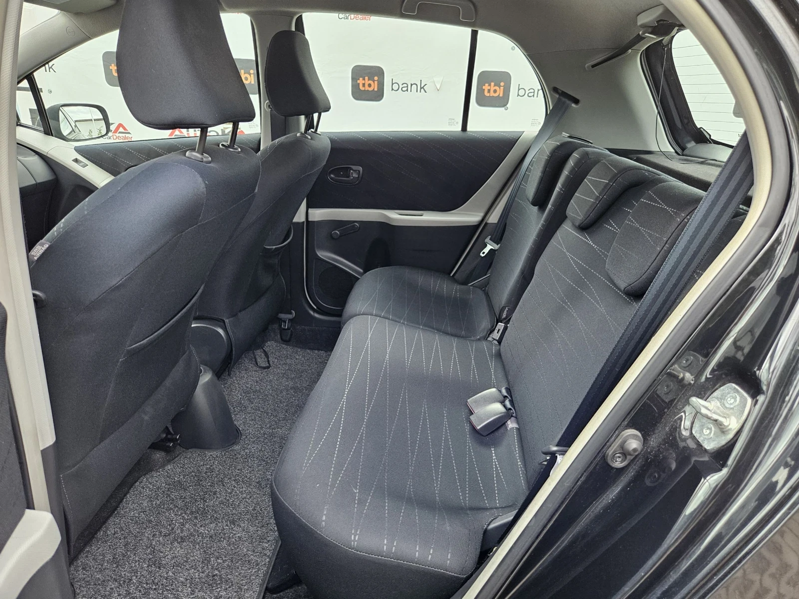 Toyota Yaris 1.3VVTI-87кс= КЛИМАТИК - изображение 9