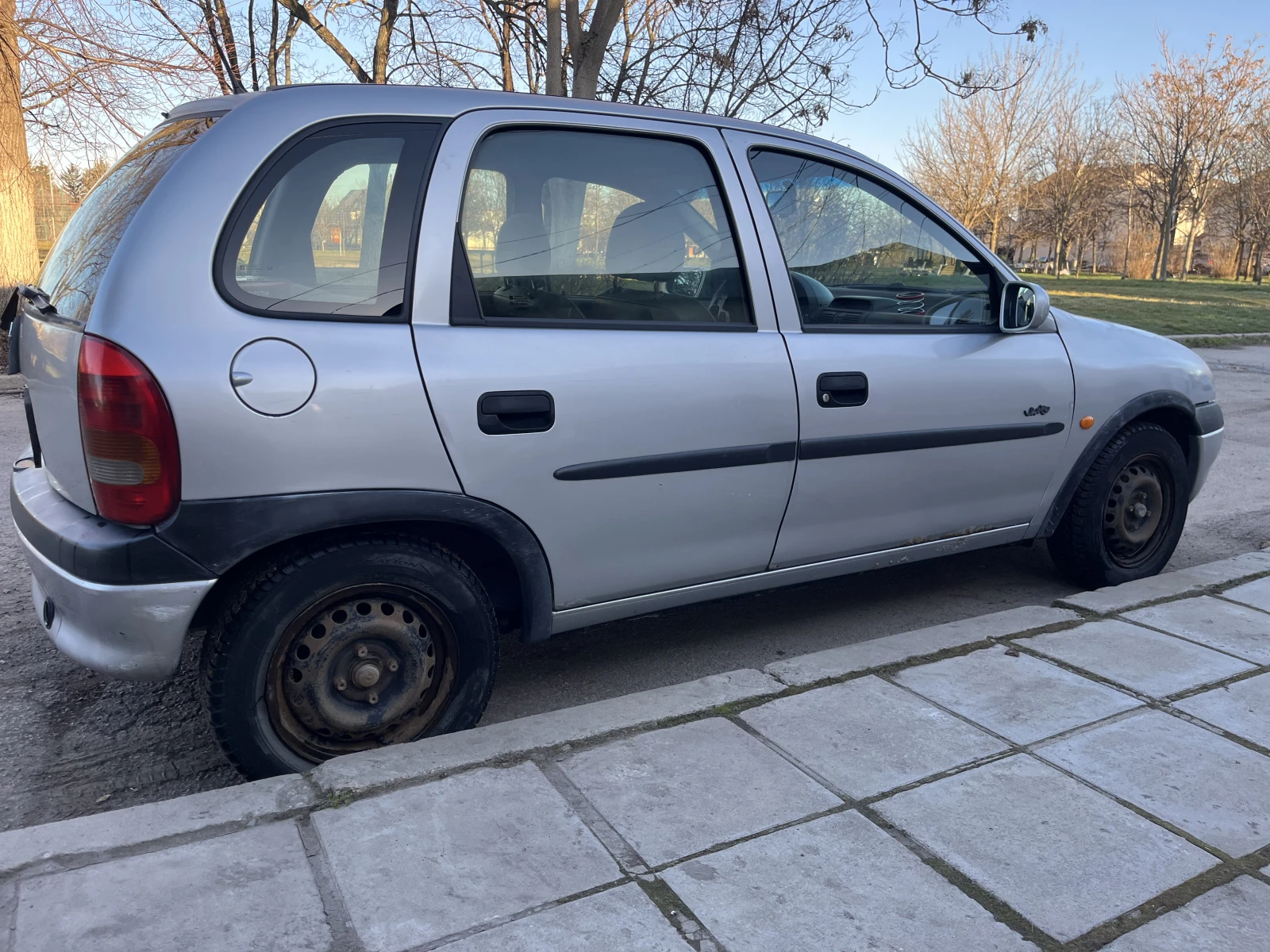 Opel Corsa B 1.4 - изображение 5