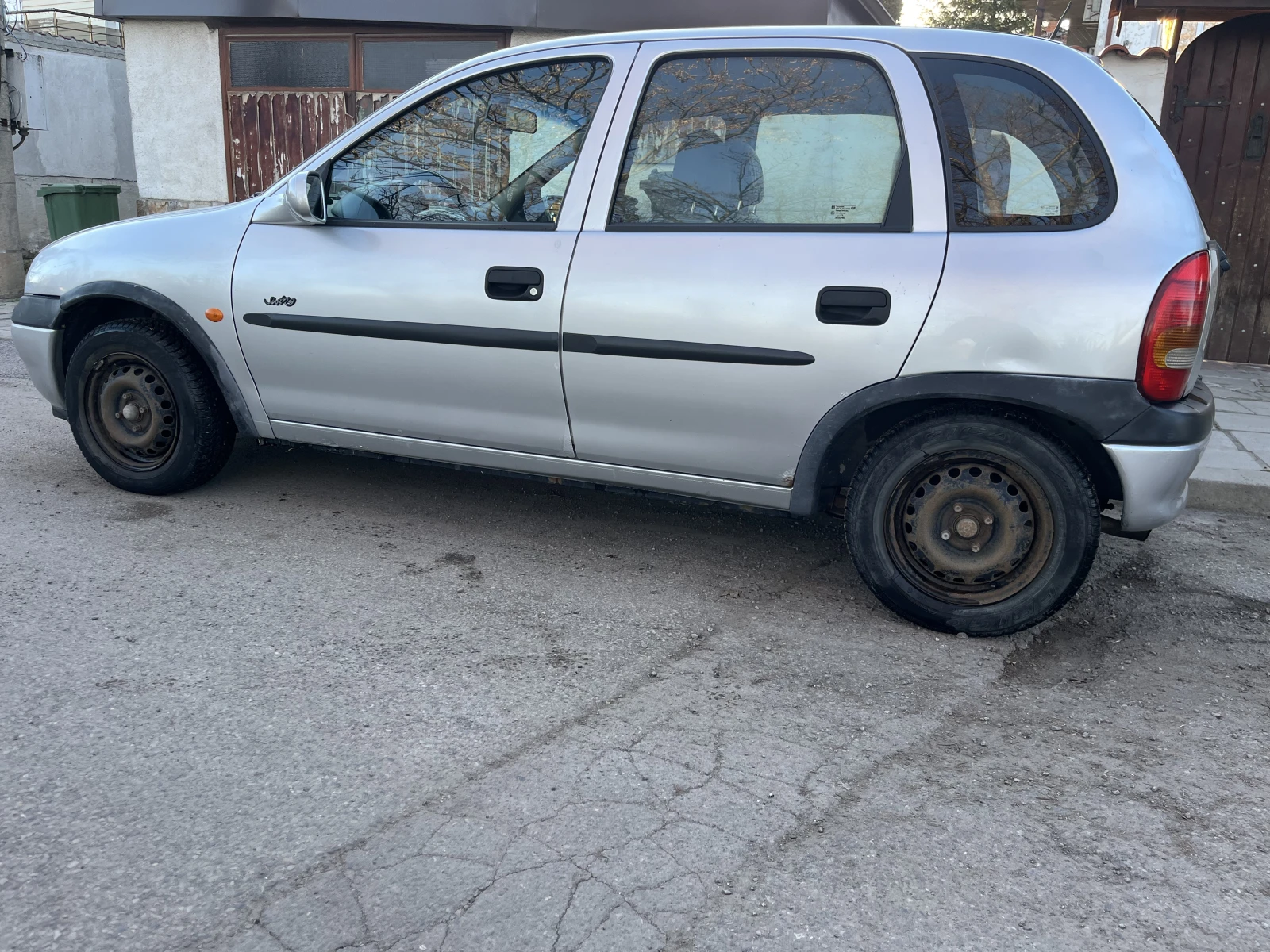 Opel Corsa B 1.4 - изображение 4