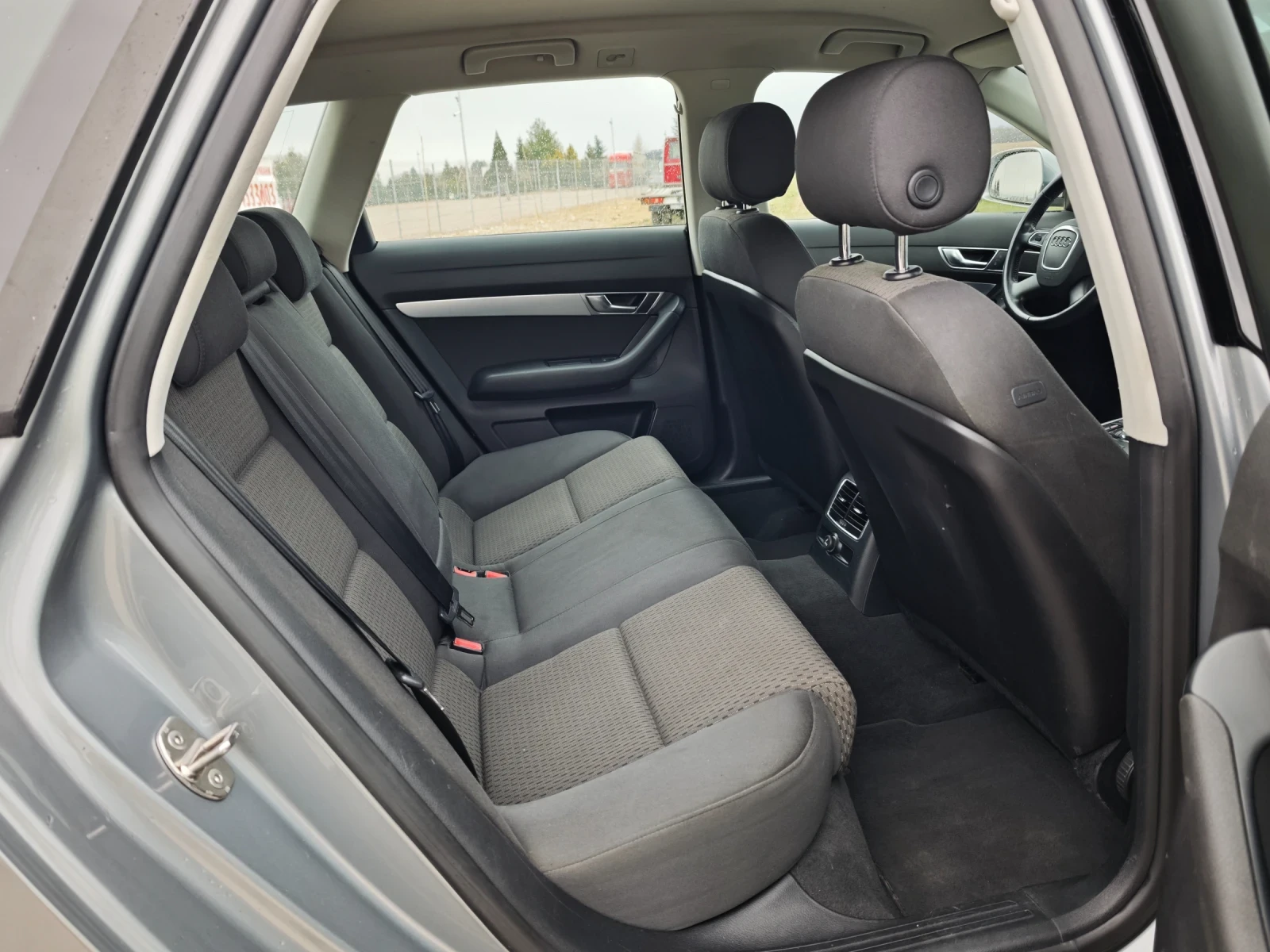 Audi A6 2.0TDI, снимка 13 - Автомобили и джипове - 53898093