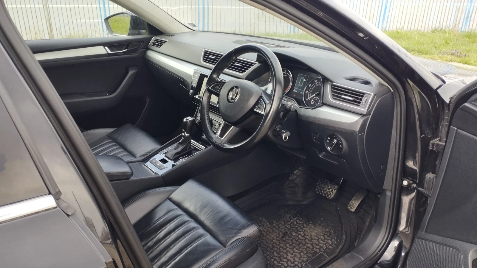 Skoda Superb 2.0/150hp, снимка 7 - Автомобили и джипове - 53961449