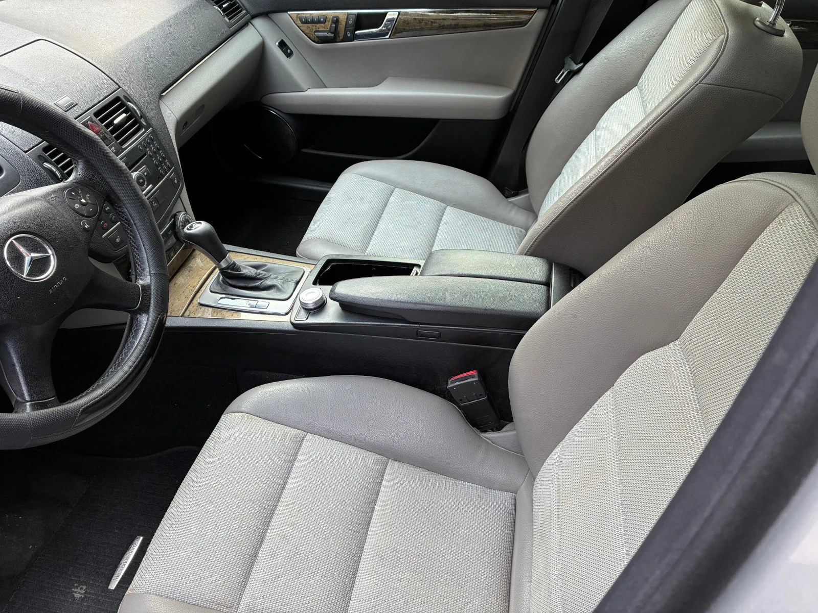 Mercedes-Benz C 320 CDI V6 224HP 7G-TRONIK АВАНГАРД РЕГИСТРИРАН, снимка 10 - Автомобили и джипове - 54126677