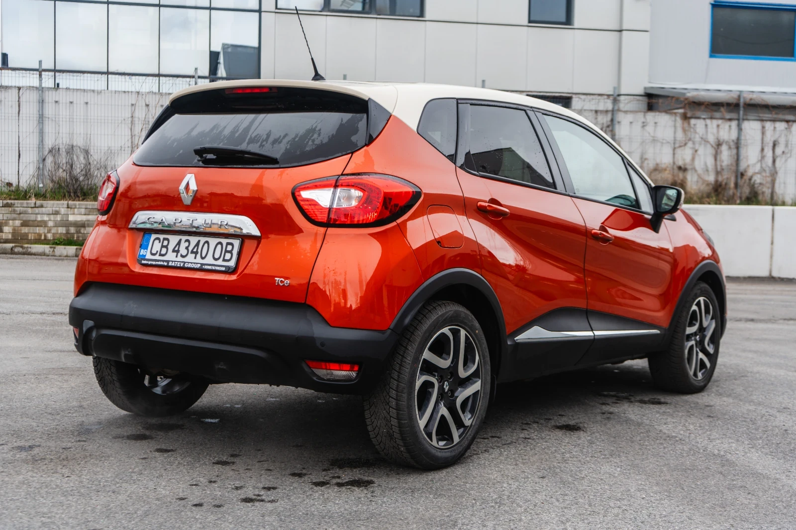 Renault Captur 1.2 TCe ШВЕЙЦАРИЯ АВТОМАТИК 113000 км! 4 цилиндров, снимка 4 - Автомобили и джипове - 54117267