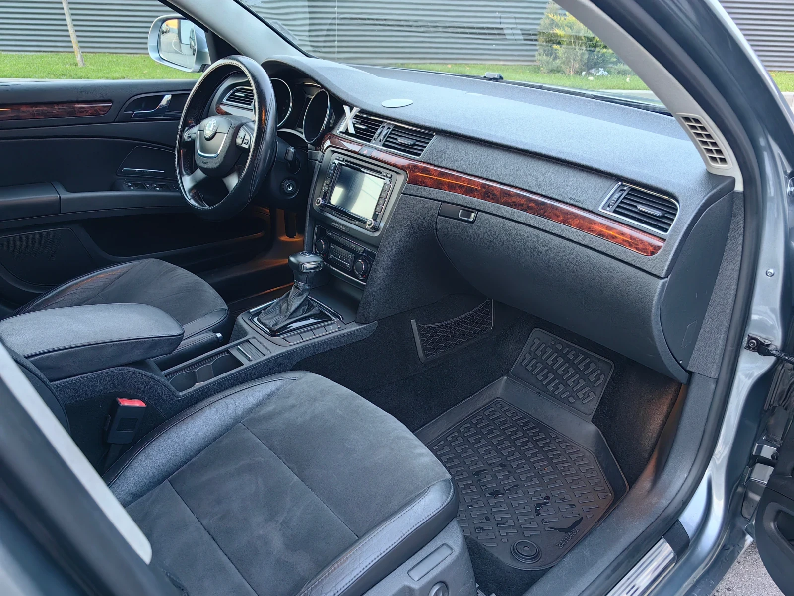 Skoda Superb, снимка 5 - Автомобили и джипове - 54363588