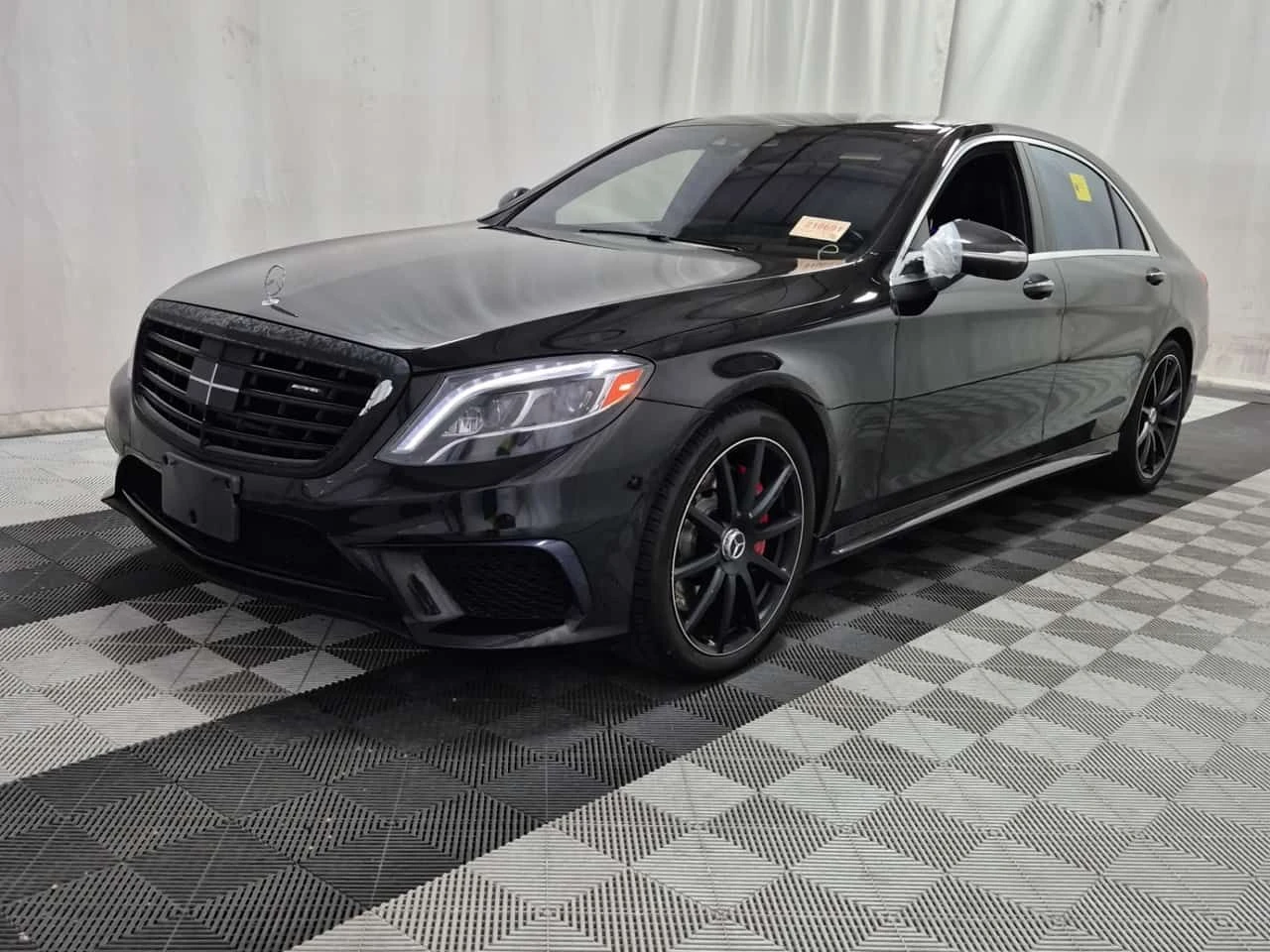 Mercedes-Benz S 63 * AMG * ПОДГРЕВ* KEYLESS* 