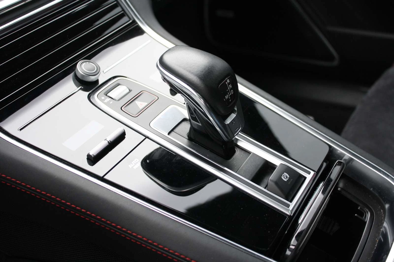 Porsche Panamera GTS , 4x4, CARBON, ЦЕНА ДО БГ, снимка 14 - Автомобили и джипове - 54874102