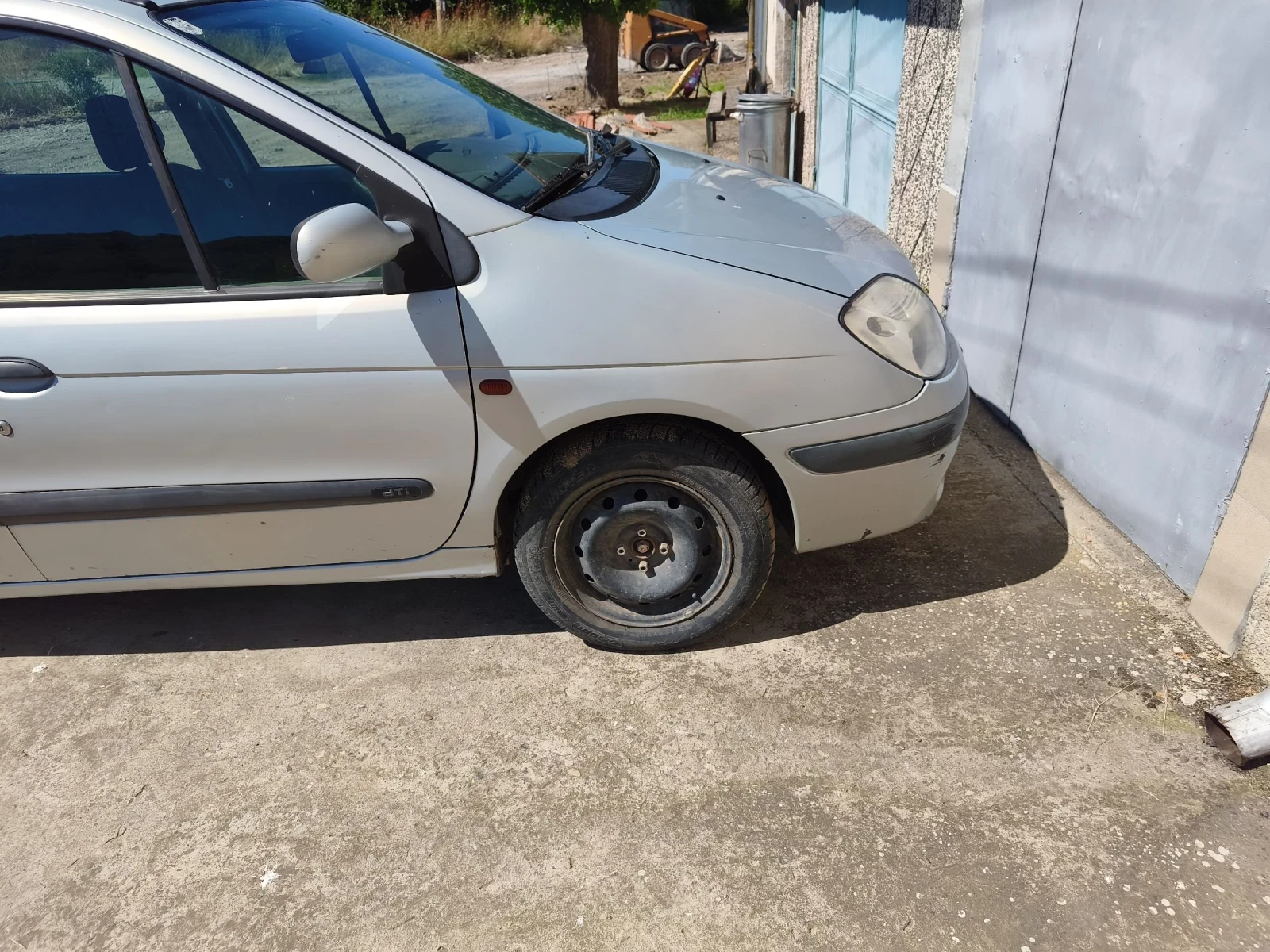 Renault Scenic Dti, снимка 6 - Автомобили и джипове - 54930569
