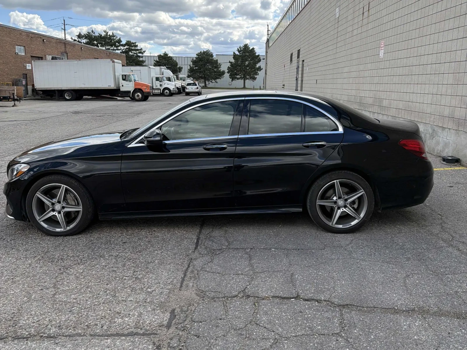 Mercedes-Benz C 300 * CARFAX * АВТО КРЕДИТ * , снимка 3 - Автомобили и джипове - 54934904