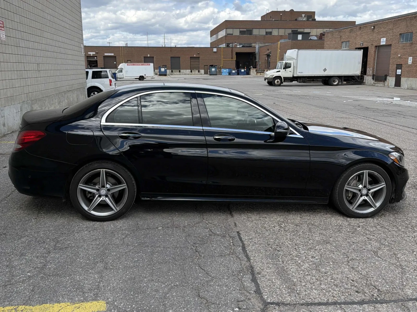 Mercedes-Benz C 300 * CARFAX * АВТО КРЕДИТ * , снимка 4 - Автомобили и джипове - 54934904