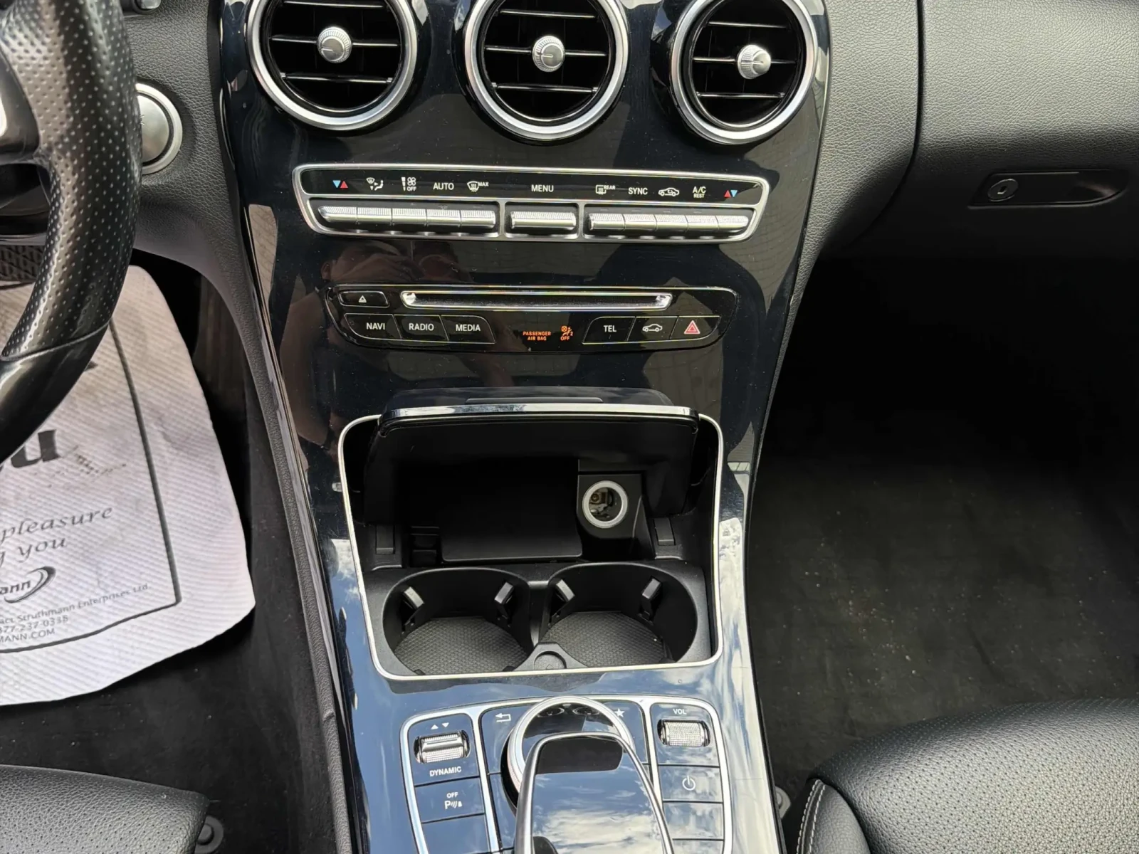 Mercedes-Benz C 300 * CARFAX * АВТО КРЕДИТ * , снимка 13 - Автомобили и джипове - 54934904