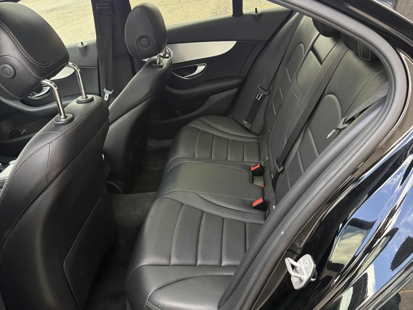 Mercedes-Benz C 300 * CARFAX * АВТО КРЕДИТ * , снимка 8 - Автомобили и джипове - 54934904