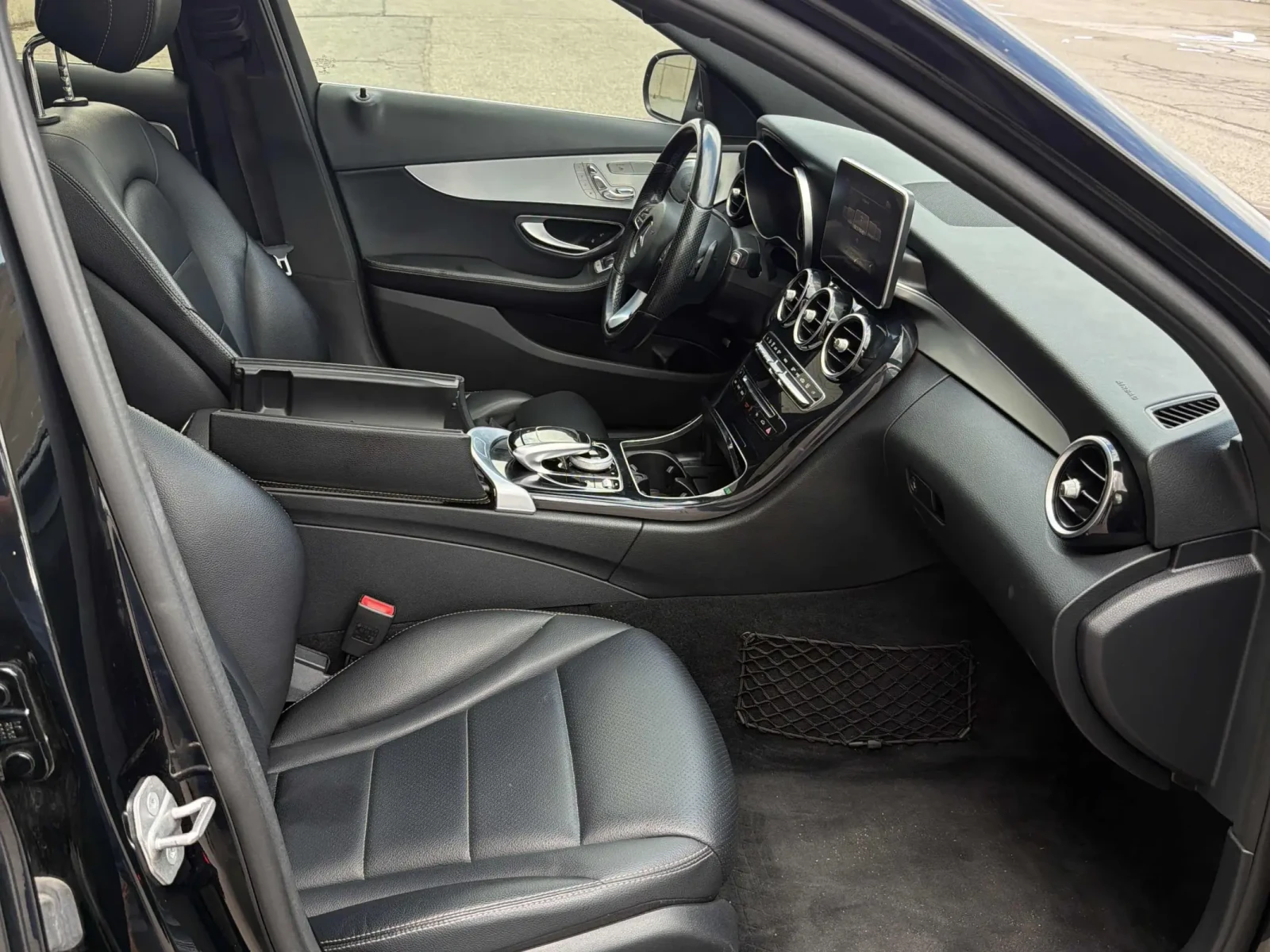 Mercedes-Benz C 300 * CARFAX * АВТО КРЕДИТ * , снимка 7 - Автомобили и джипове - 54934904