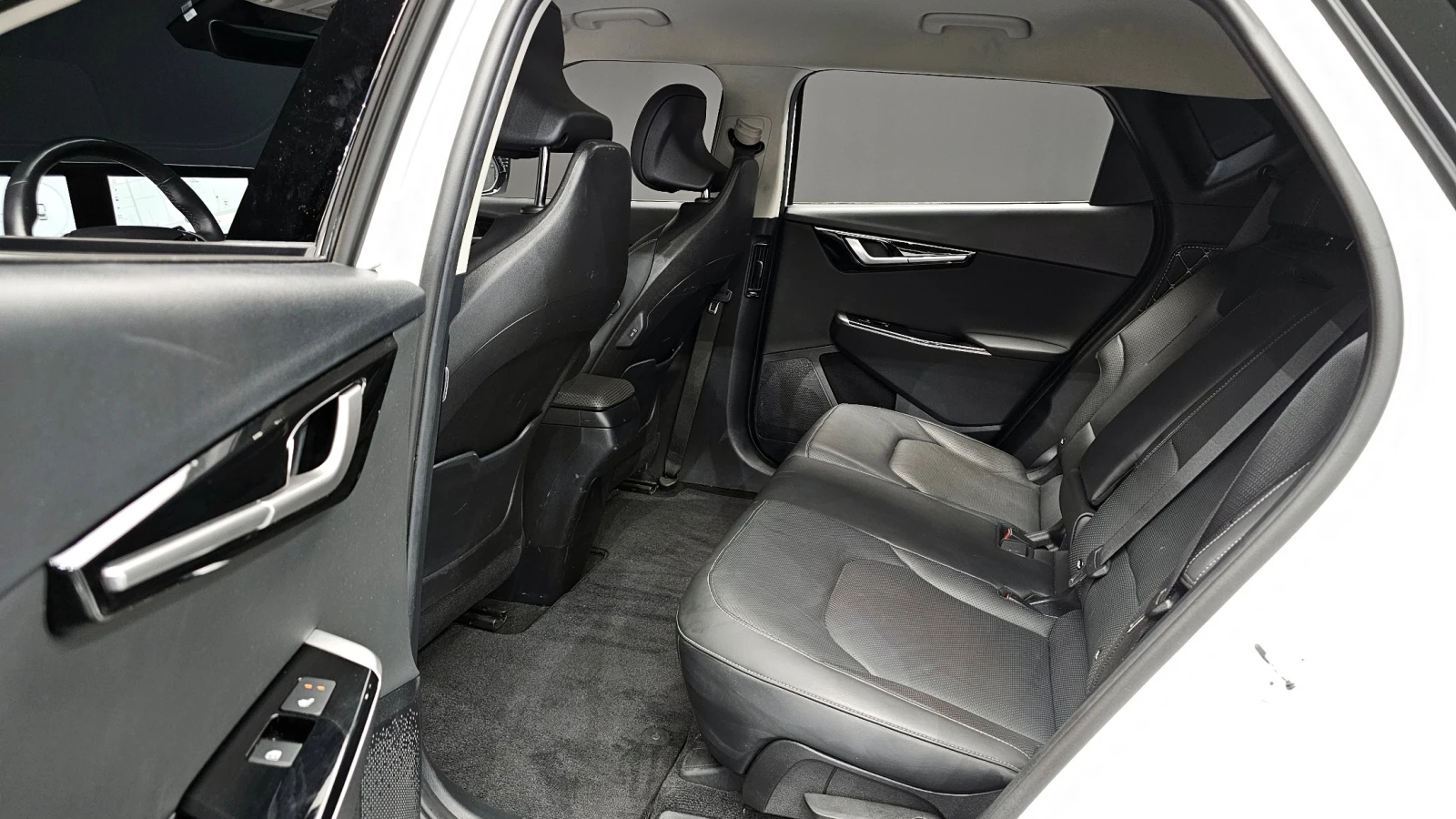 Kia EV6 * 2 КЛЮЧА * ОБДУХВАНЕ * ДИСТРОНИК * 360 КАМЕРА * , снимка 10 - Автомобили и джипове - 55395585