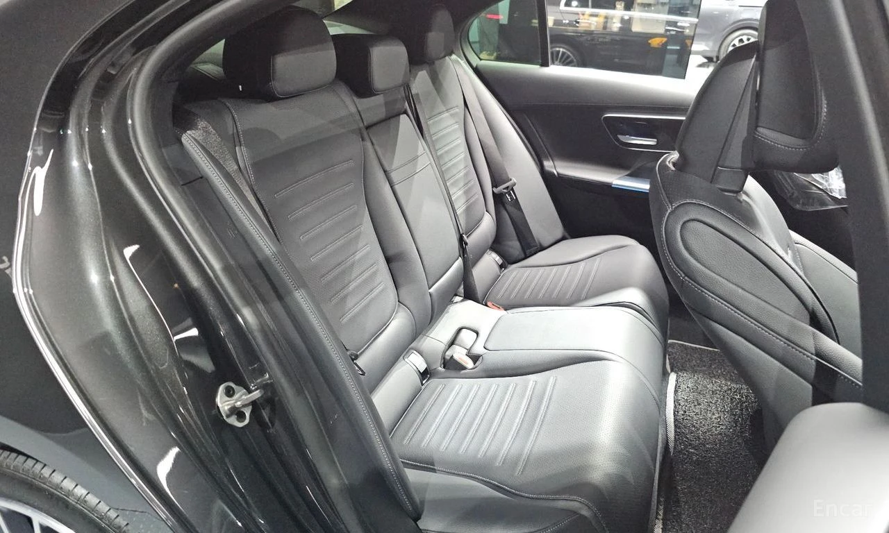 Mercedes-Benz C 300 AMG* LINE* BURMESTER* ДИСТРОНИКЧ* ХЕДЪП* 360КАМЕРА, снимка 14 - Автомобили и джипове - 55467576