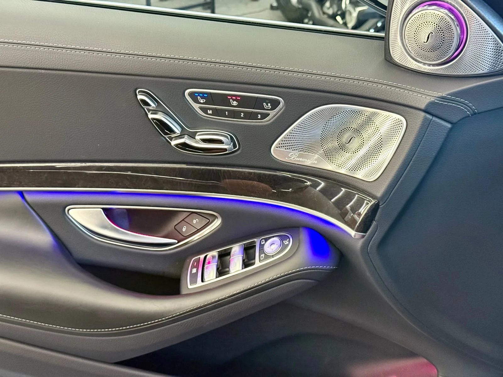 Mercedes-Benz S 560 L* AMG* 4M* Burmester 3D* Обдух* ЛИЗИНГ , снимка 7 - Автомобили и джипове - 55588947