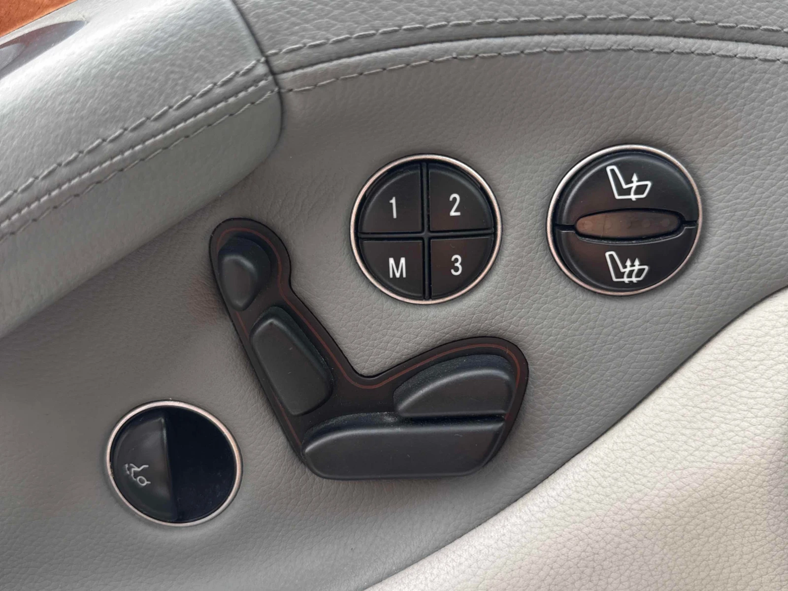 Mercedes-Benz SL * 5.5L V8 * BOSE * ПОДГРЕВ * CARFAX * , снимка 14 - Автомобили и джипове - 56113771