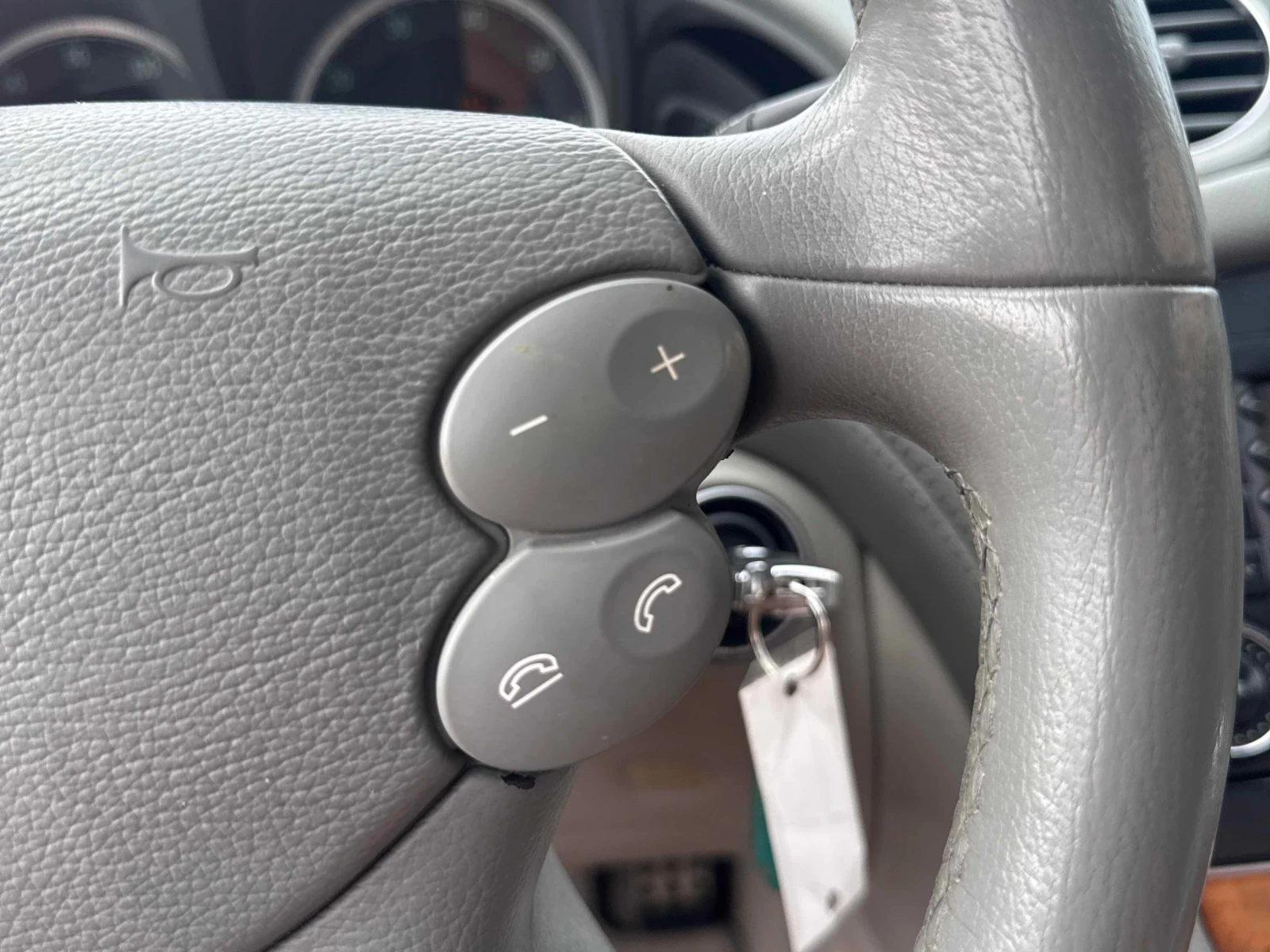 Mercedes-Benz SL * 5.5L V8 * BOSE * ПОДГРЕВ * CARFAX * , снимка 16 - Автомобили и джипове - 56113771