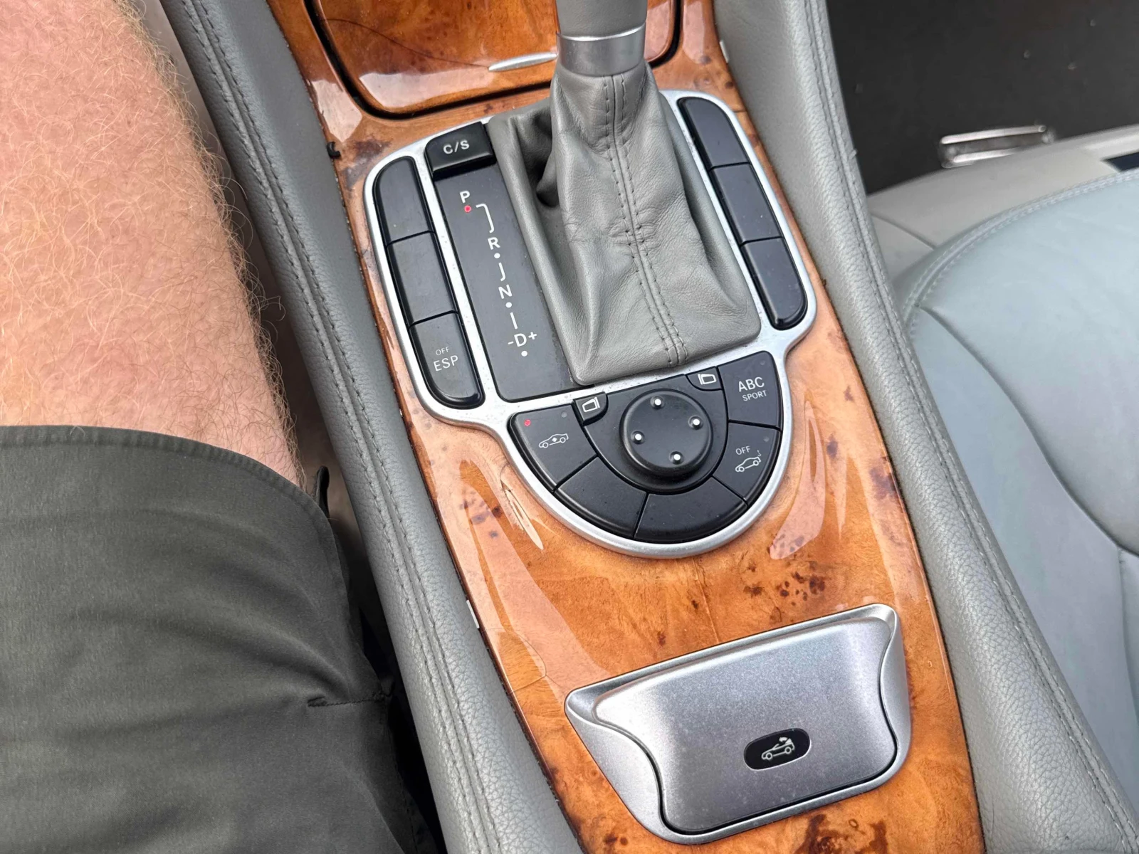 Mercedes-Benz SL * 5.5L V8 * BOSE * ПОДГРЕВ * CARFAX * , снимка 11 - Автомобили и джипове - 56113771