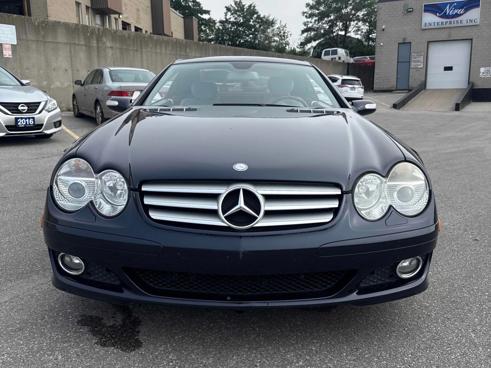 Mercedes-Benz SL * 5.5L V8 * BOSE * ПОДГРЕВ * CARFAX * , снимка 2 - Автомобили и джипове - 56113771