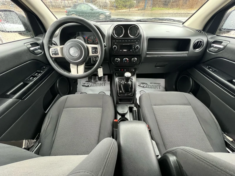 Jeep Compass 2.2CRD/4x4/РЕАЛНИ КМ ! ! ! , снимка 9 - Автомобили и джипове - 49342059