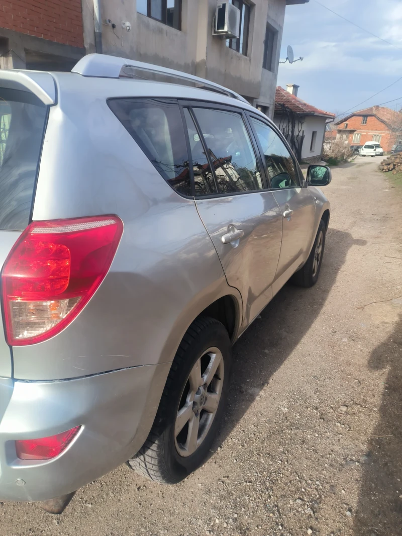 Toyota Rav4, снимка 9 - Автомобили и джипове - 49506908