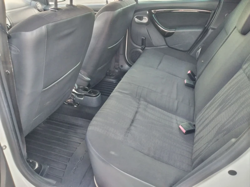 Dacia Duster 1.6 4?4, снимка 8 - Автомобили и джипове - 51775459