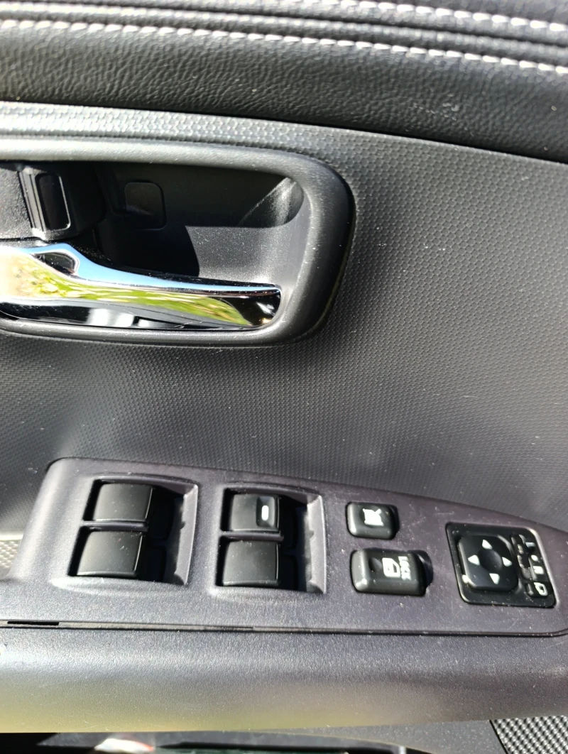 Citroen C-Crosser, снимка 13 - Автомобили и джипове - 52176691