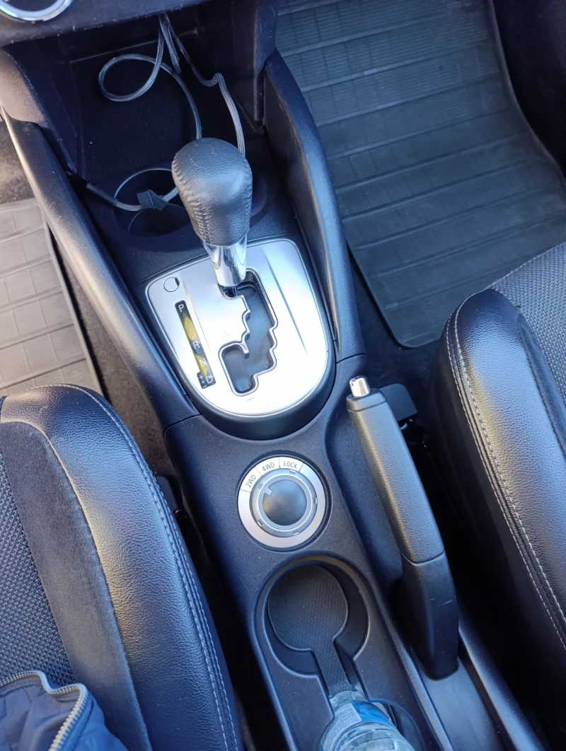 Citroen C-Crosser, снимка 10 - Автомобили и джипове - 52176691