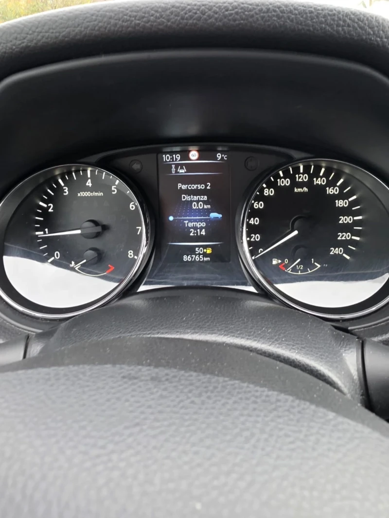 Nissan Qashqai Nissan Qashqai 1.2 DIG-T Tekna 115кс, снимка 10 - Автомобили и джипове - 52394906