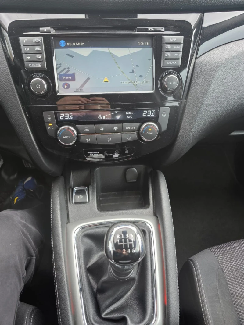 Nissan Qashqai Nissan Qashqai 1.2 DIG-T Tekna 115кс, снимка 9 - Автомобили и джипове - 52394906