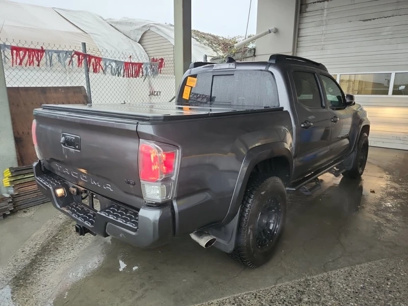 Toyota Tacoma * CREW CAB SHORT BED * CARFAX * БЕЗ ПЪРВОНАЧАЛНА В, снимка 3 - Автомобили и джипове - 53024070