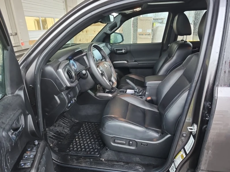 Toyota Tacoma * CREW CAB SHORT BED * CARFAX * БЕЗ ПЪРВОНАЧАЛНА В, снимка 5 - Автомобили и джипове - 53024070