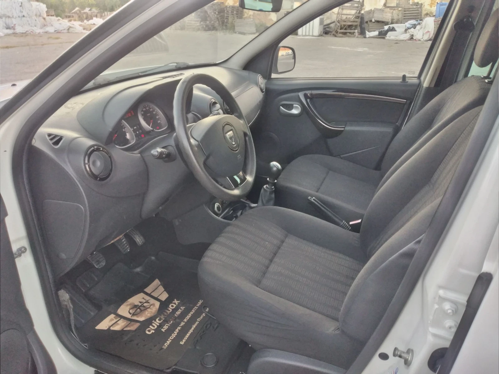 Dacia Duster 1.6 4?4 - изображение 7
