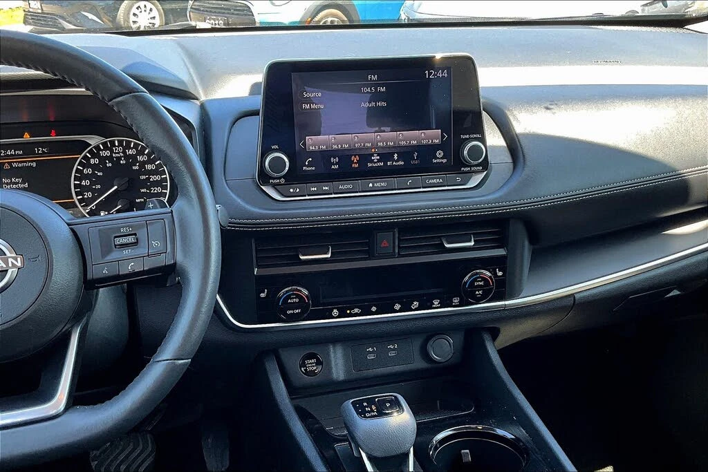 Nissan Rogue S* 4x4* Подгрев* Камера - изображение 9