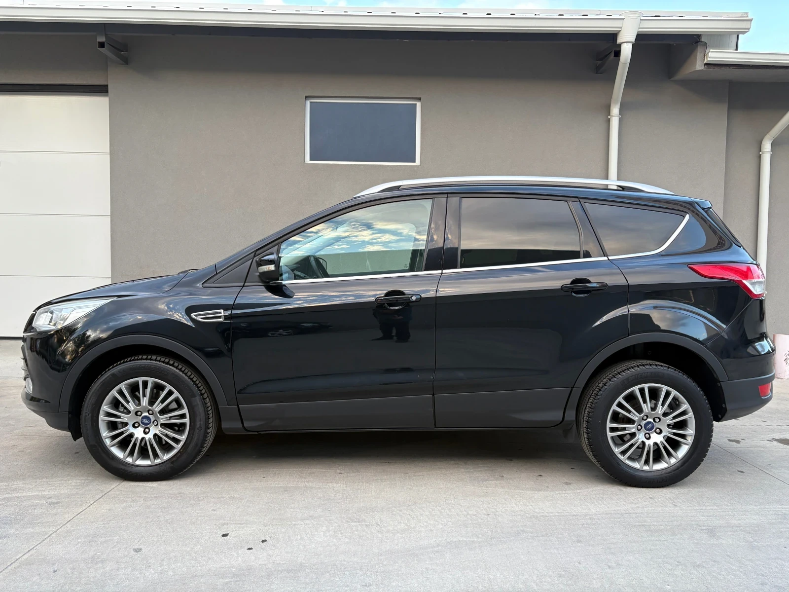 Ford Kuga Titanium 4x2 2.0 diesel - изображение 3