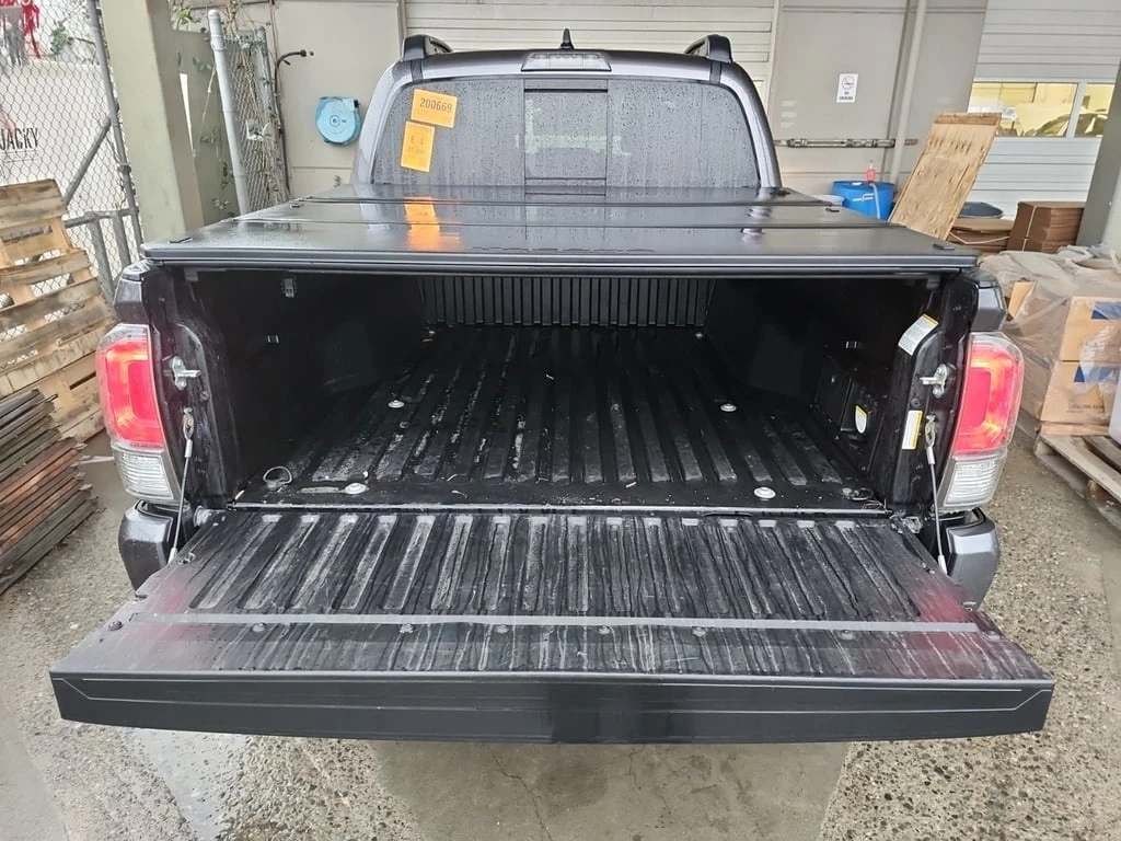 Toyota Tacoma * CREW CAB SHORT BED * CARFAX * ��� ������������ � | Mobile.bg � ����������� 14