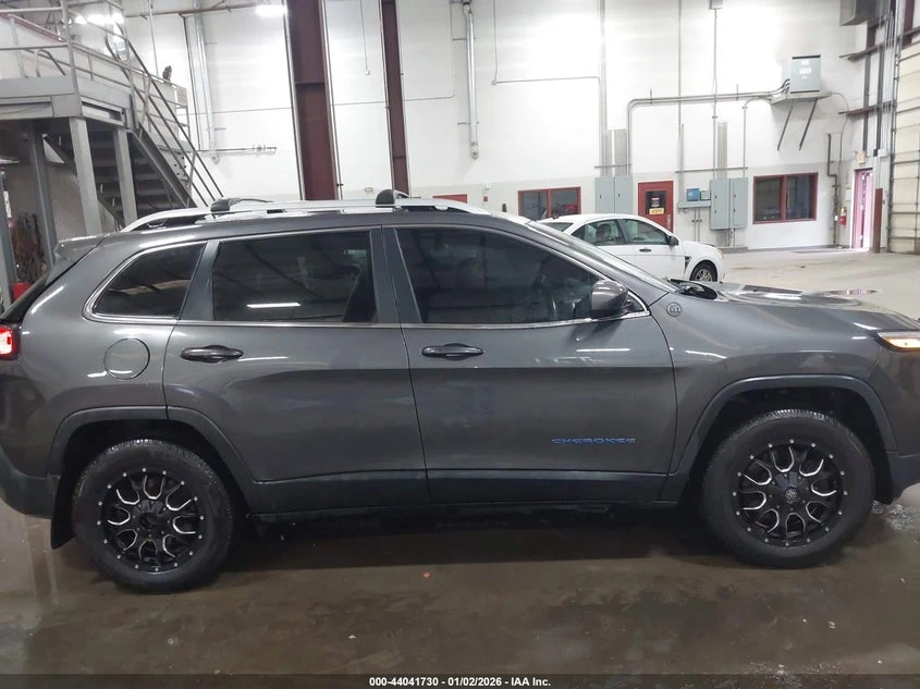 Jeep Cherokee 3.2L V-6 DOHC, 271HP 4X4 Drive | Mobile.bg � ����������� 13