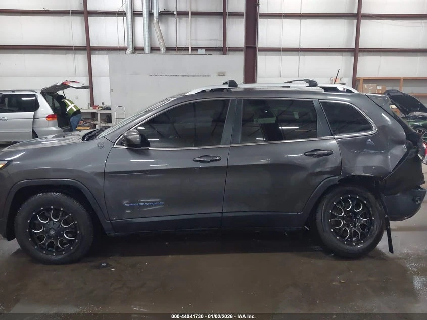 Jeep Cherokee 3.2L V-6 DOHC, 271HP 4X4 Drive | Mobile.bg � ����������� 14