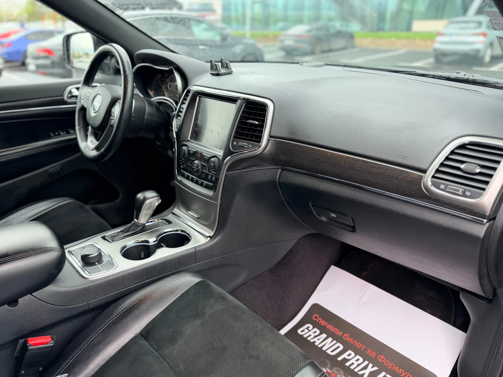 Jeep Grand cherokee 3.0CRD-NIGHT EAGLE-Лизинг през Уникредит , снимка 14 - Автомобили и джипове - 54267827