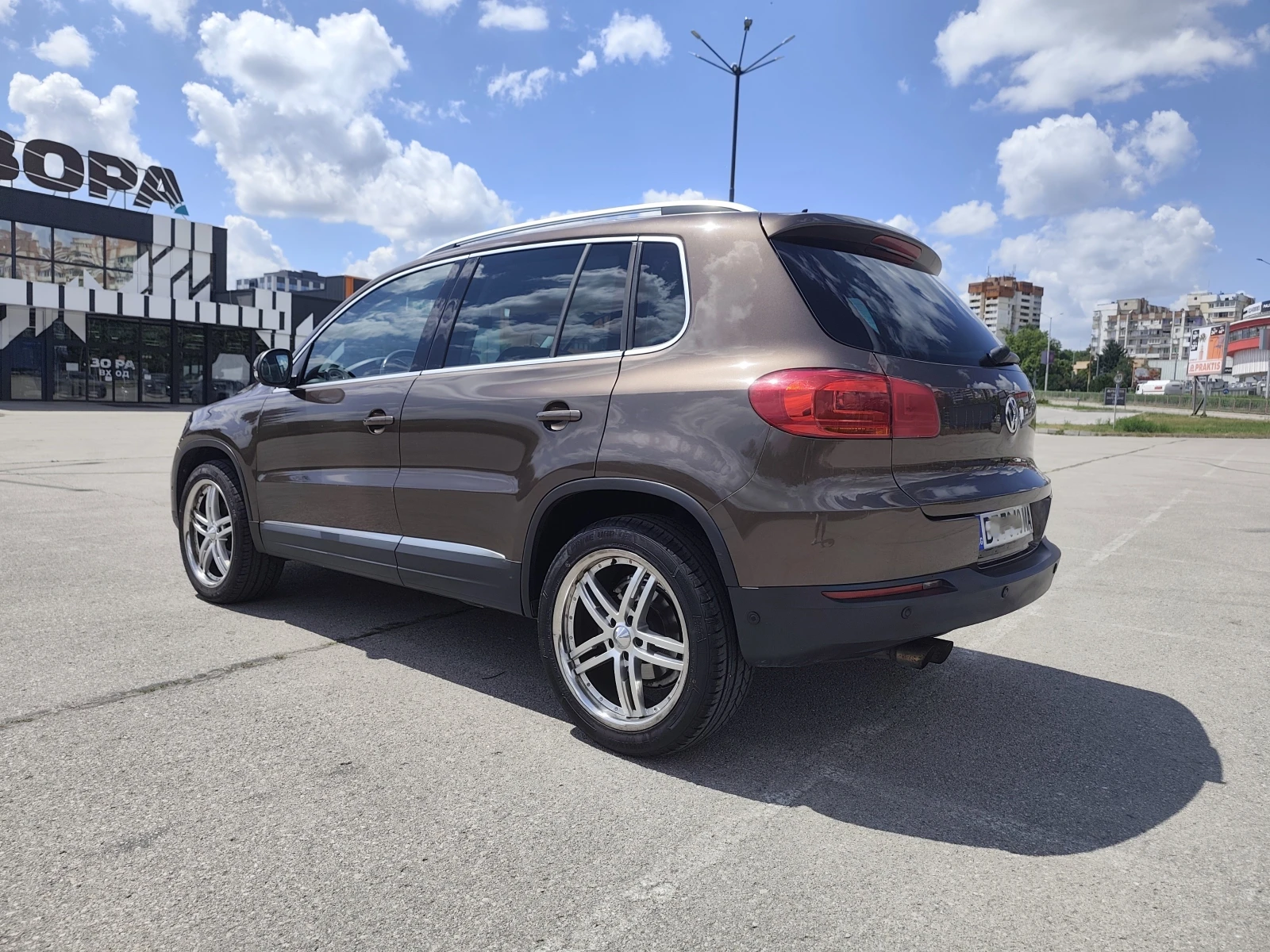 VW Tiguan 2.0 TSI, 180к.с.4x4 DSG, снимка 4 - Автомобили и джипове - 54963777