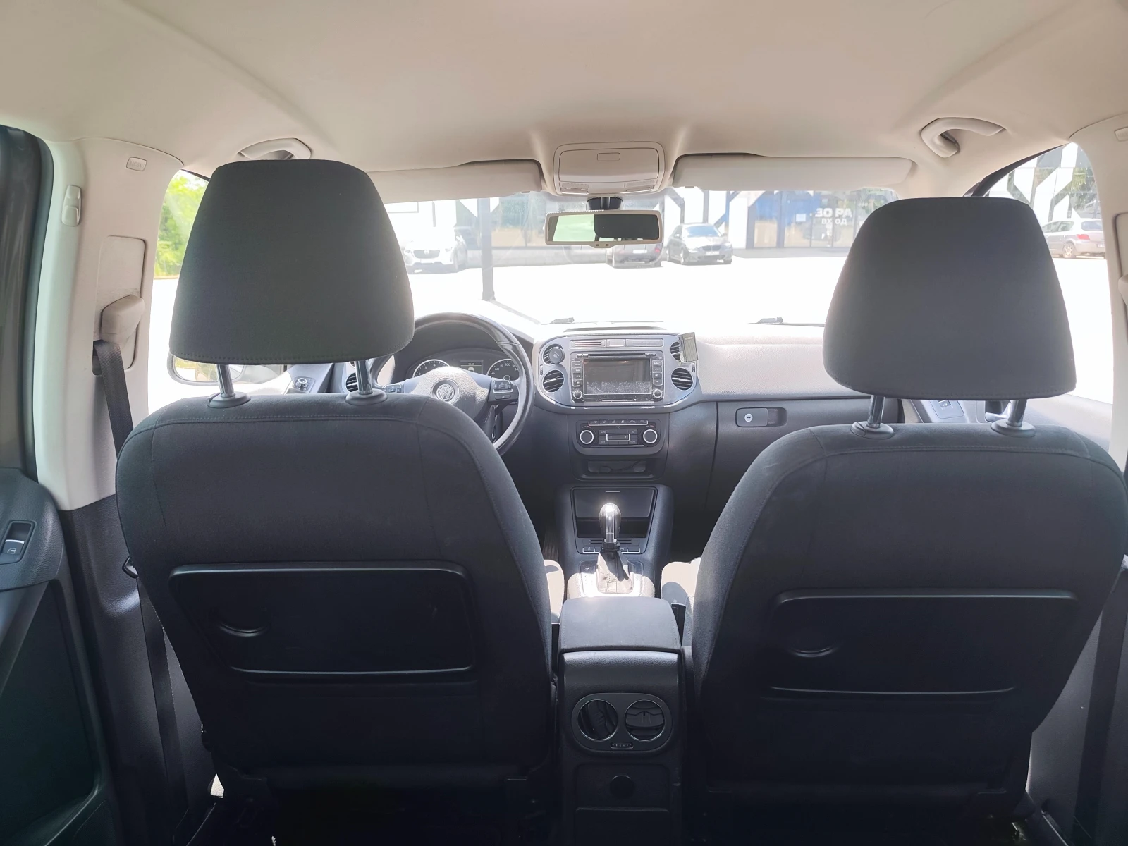 VW Tiguan 2.0 TSI, 180к.с.4x4 DSG, снимка 8 - Автомобили и джипове - 54963777