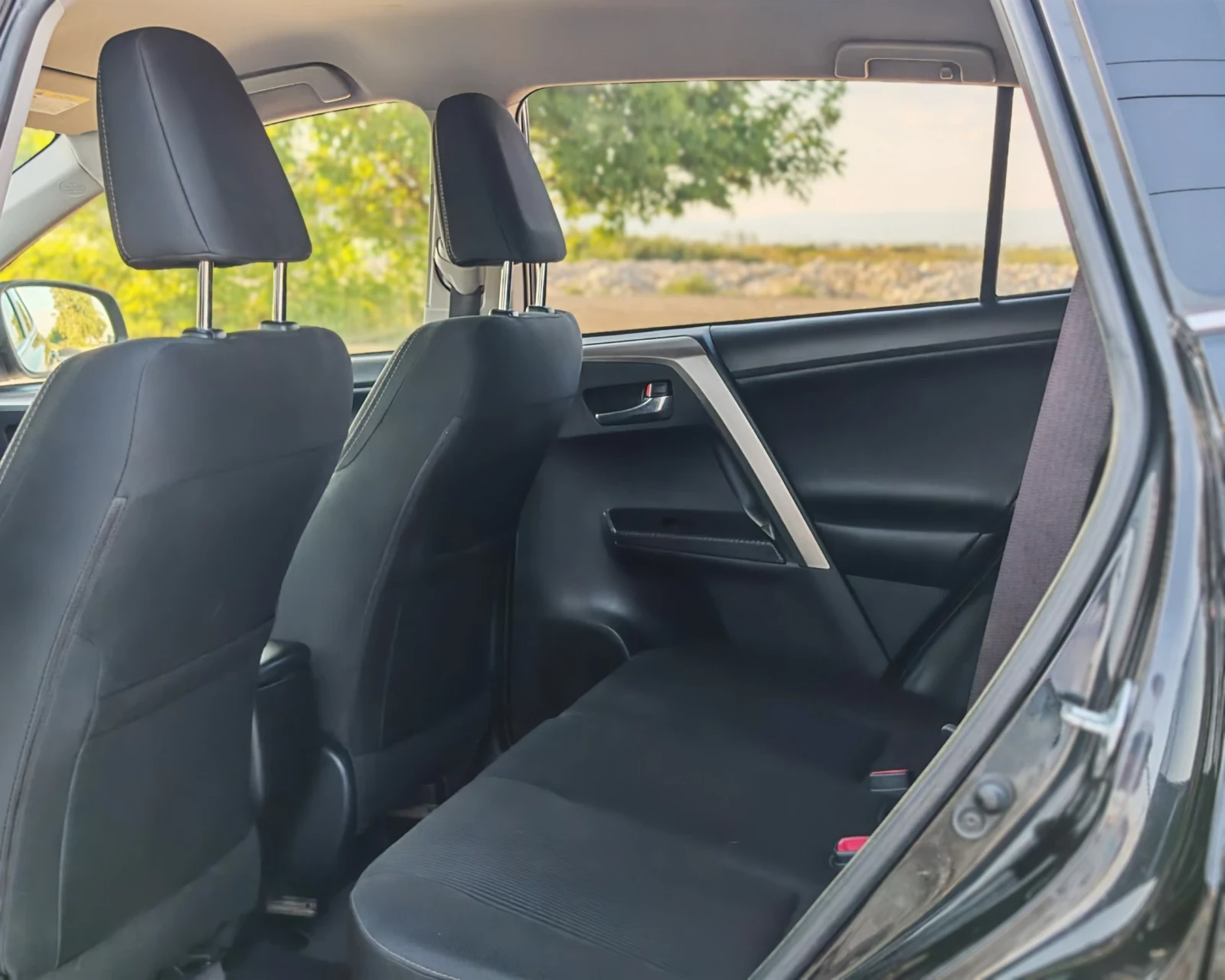 Toyota Rav4 2.0 ����� 124 �.�. LOUNGE! �������� ���������!!!  | Mobile.bg � ����������� 12