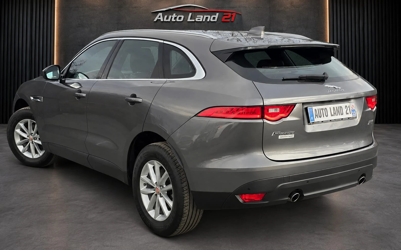 Jaguar F-PACE 2.5d* 240кс* AWD* ADVANTAGE* 96000км, снимка 4 - Автомобили и джипове - 55561563