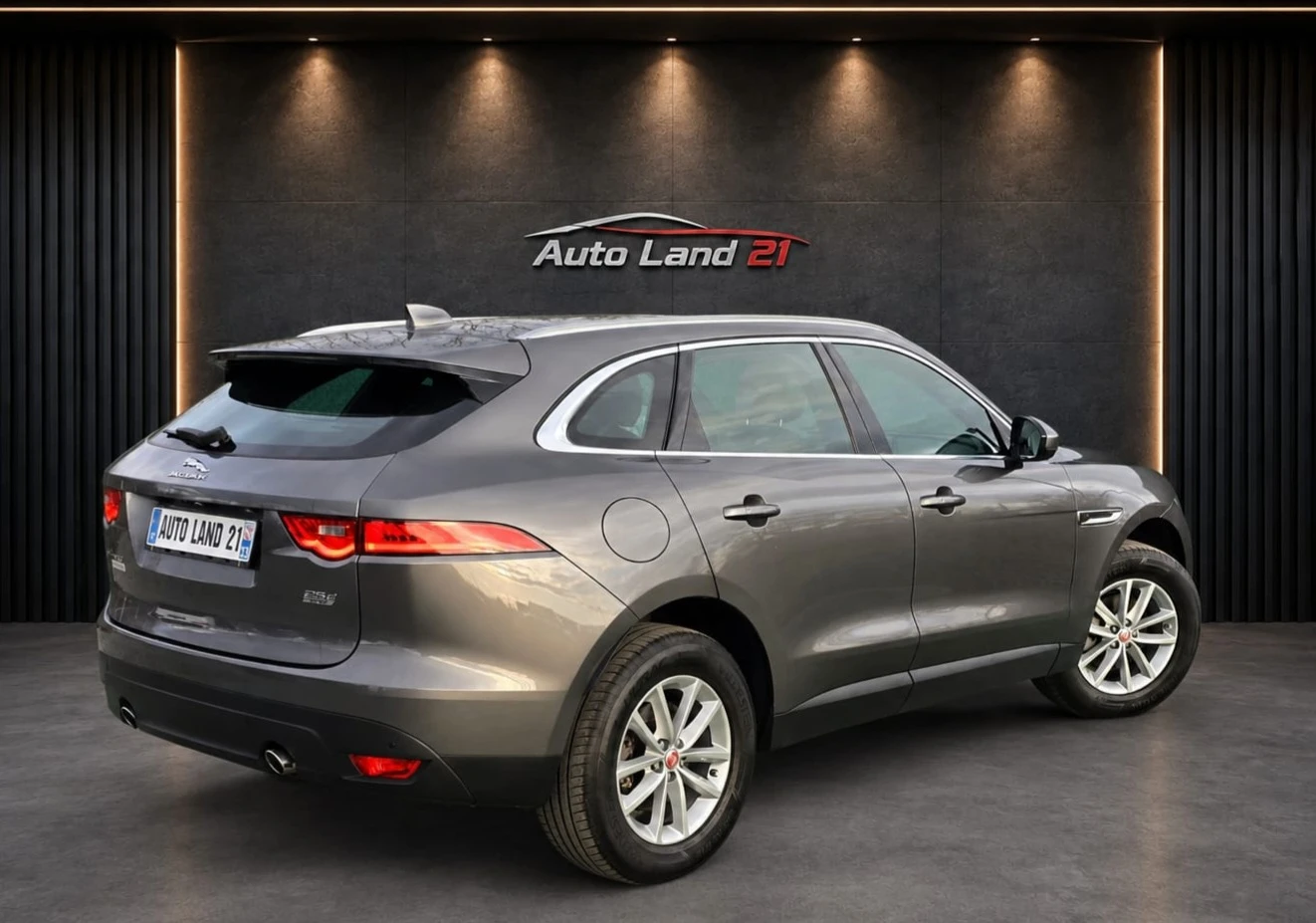Jaguar F-PACE 2.5d* 240кс* AWD* ADVANTAGE* 96000км, снимка 5 - Автомобили и джипове - 55561563